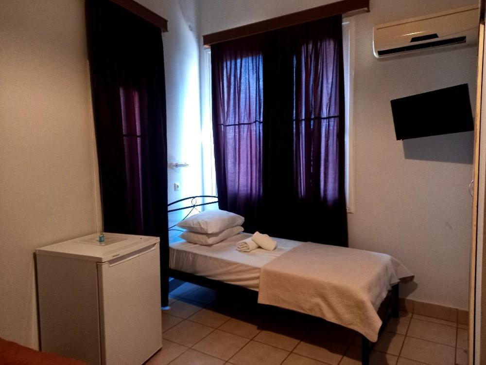 Hotel Korydallos Пирей Экстерьер фото