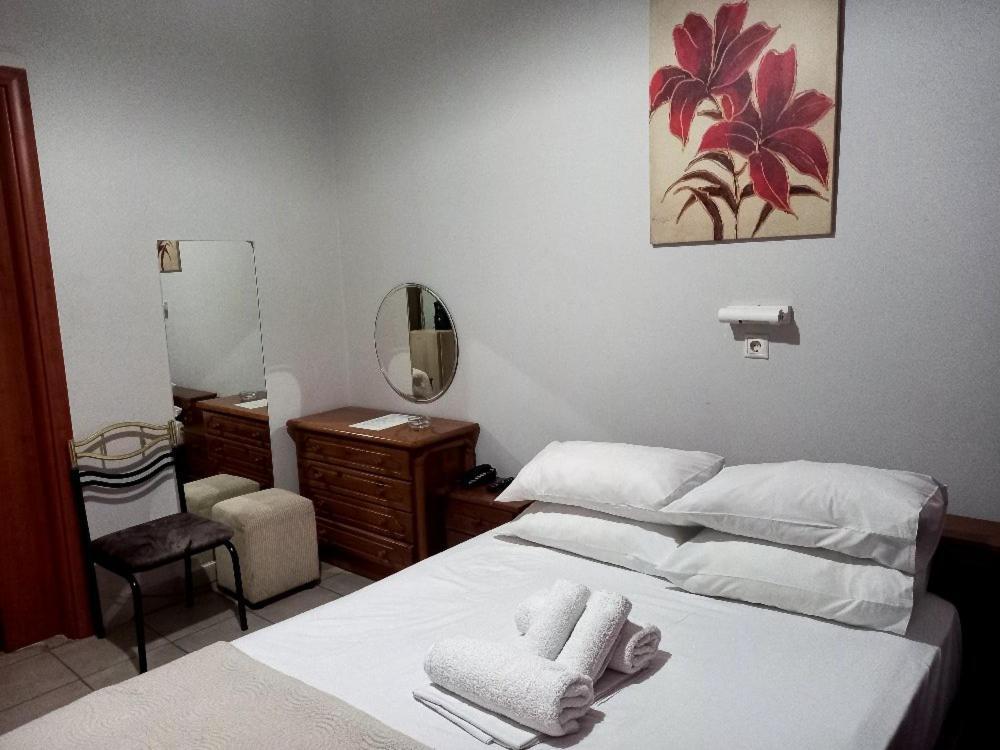 Hotel Korydallos Пирей Экстерьер фото